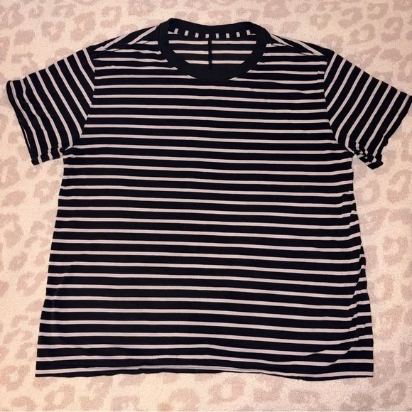 Lululemon all yours striped oversized tee 8 - Picture 2 of 4